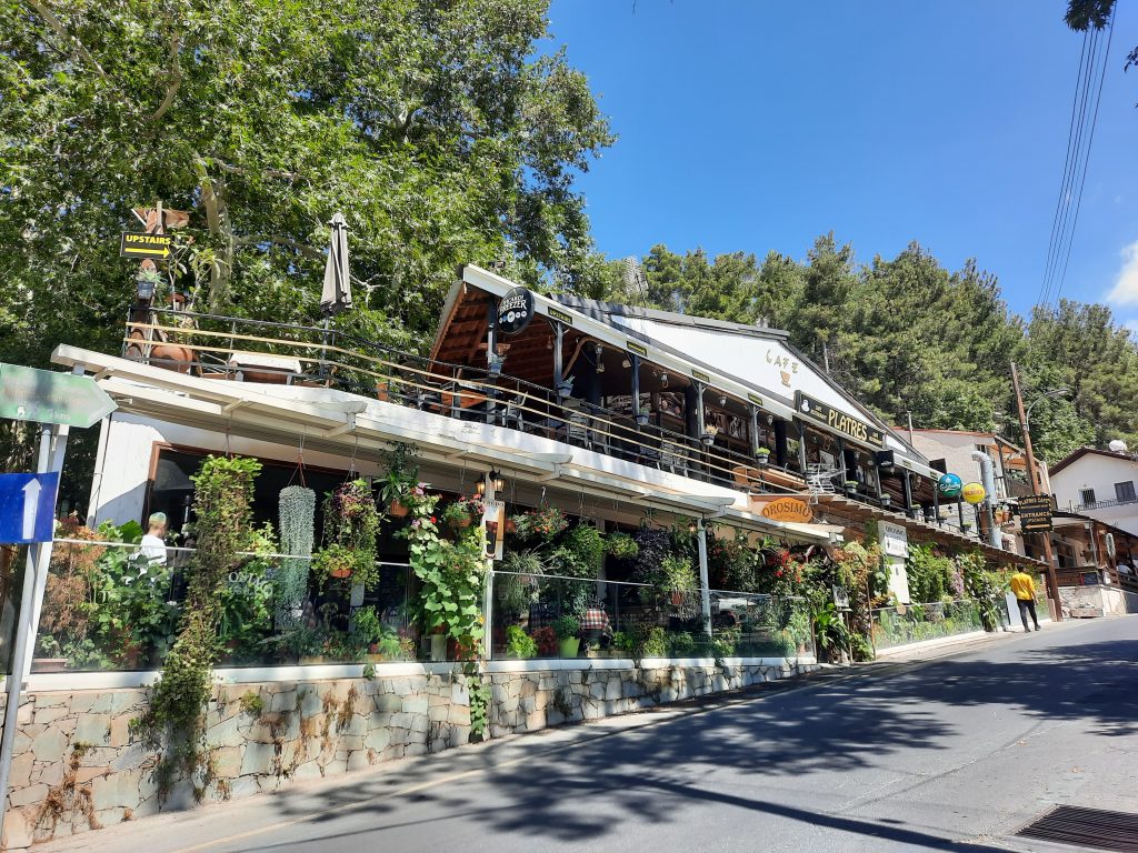 platres village